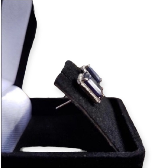 STERLING SILVER BLUE SAPPHIRE STUDS - Picture 6 of 8